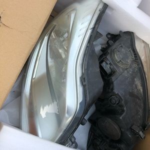 2014 Ford Focus front headlights